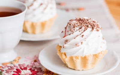Tak Ada Whipped Cream? Bikin Sendiri Dari Susu Biasa Yuk!