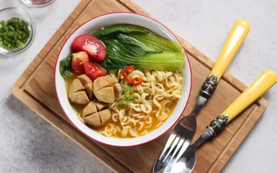 Mie Instan Tetap Enak Meski Bumbunya Dikurangi? Bisa!